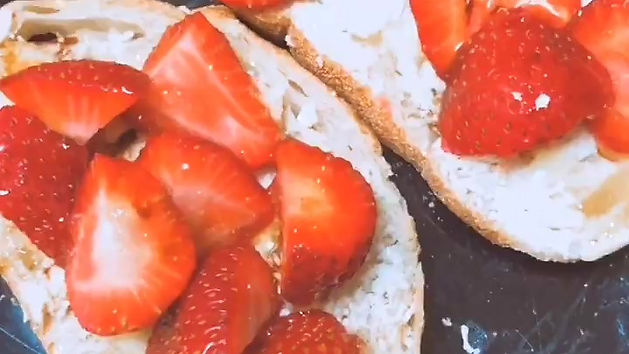strawberry goat cheese toast